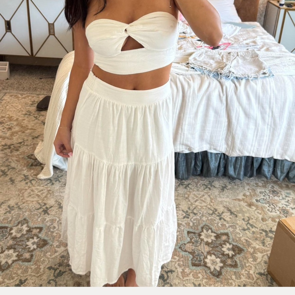 Chic White Maxi Skirt and Bandeau Top for Women